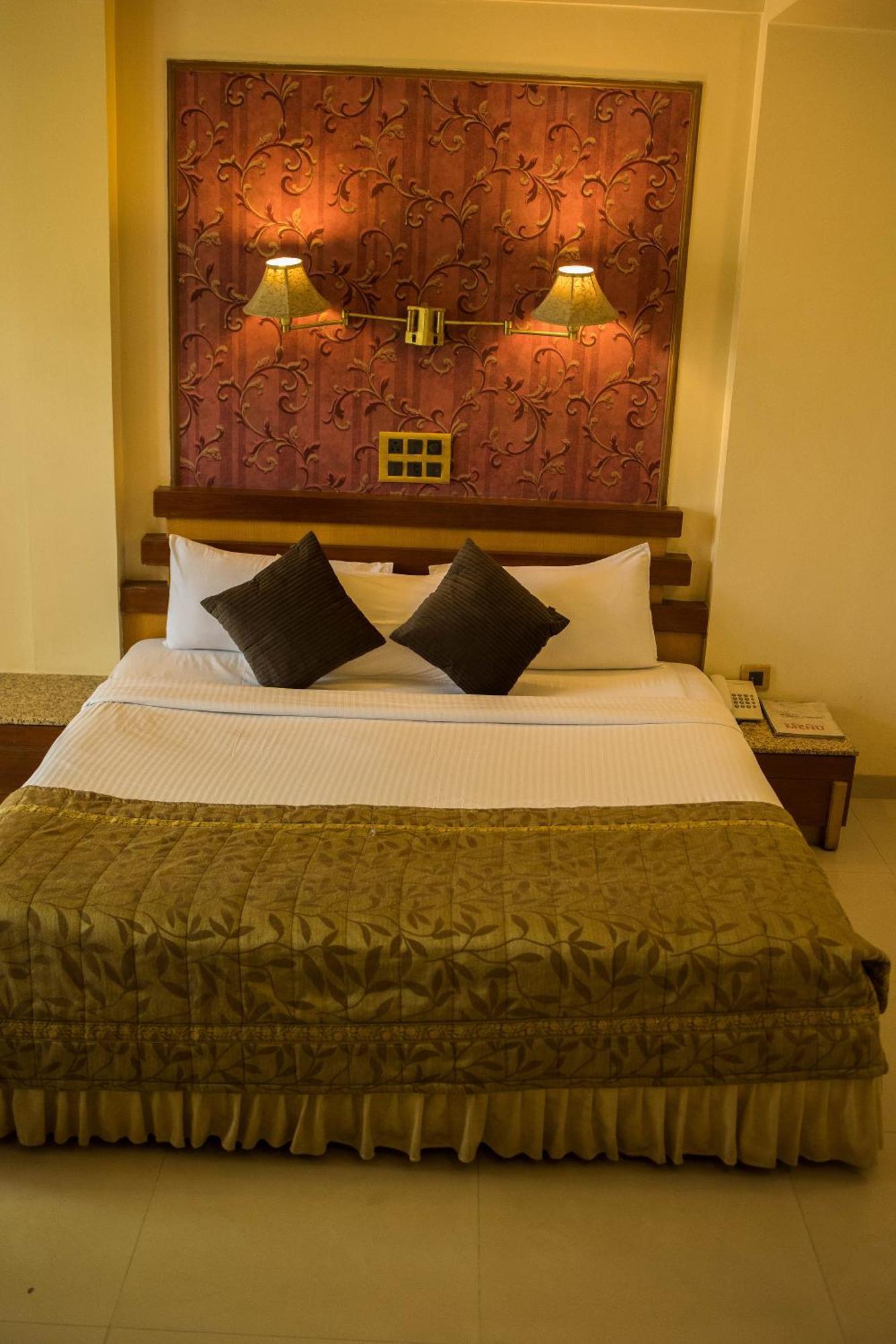 The Deccan Royaale Pune Eksteriør bilde